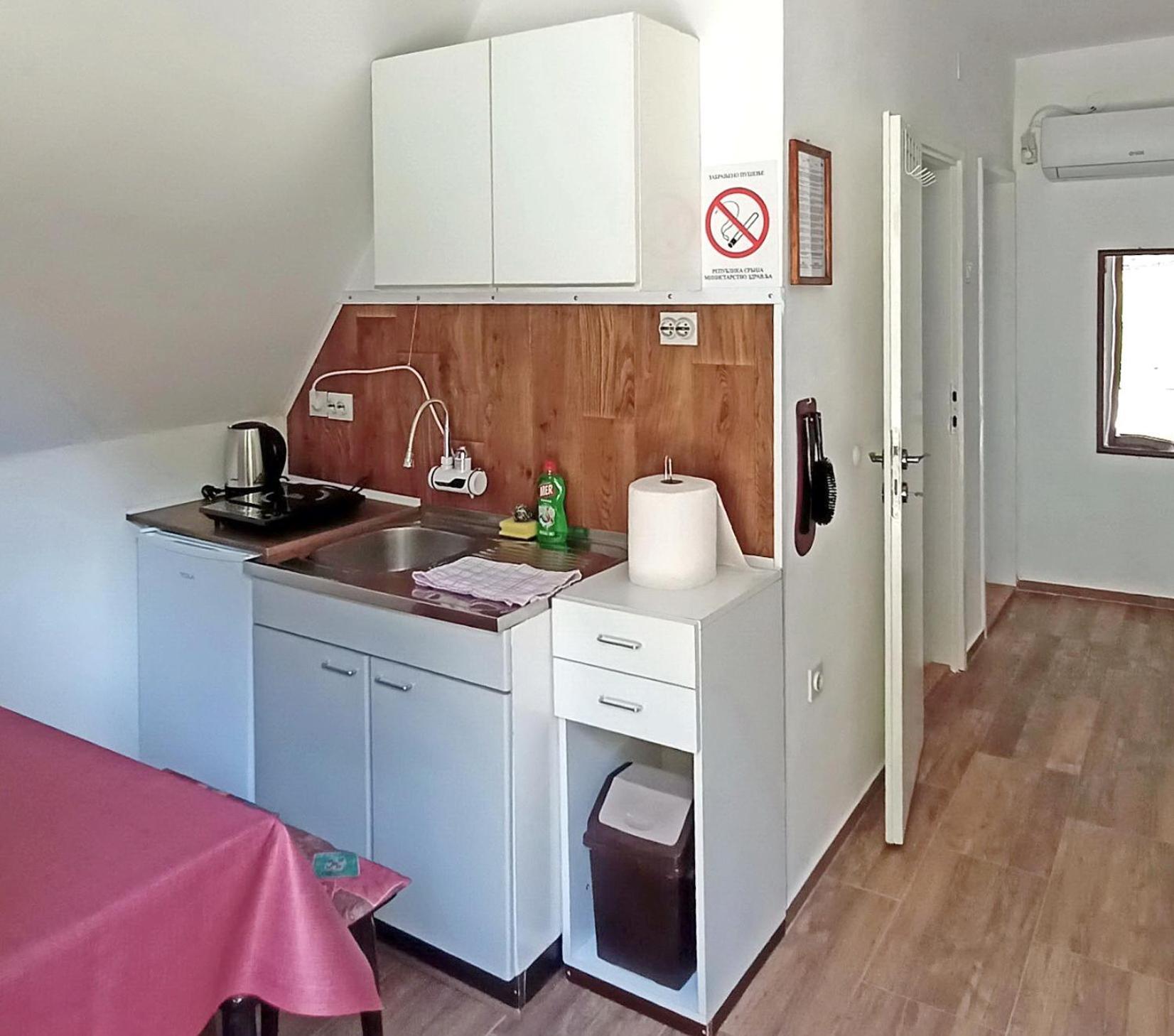 Apartman Duric 下米拉诺瓦茨 外观 照片